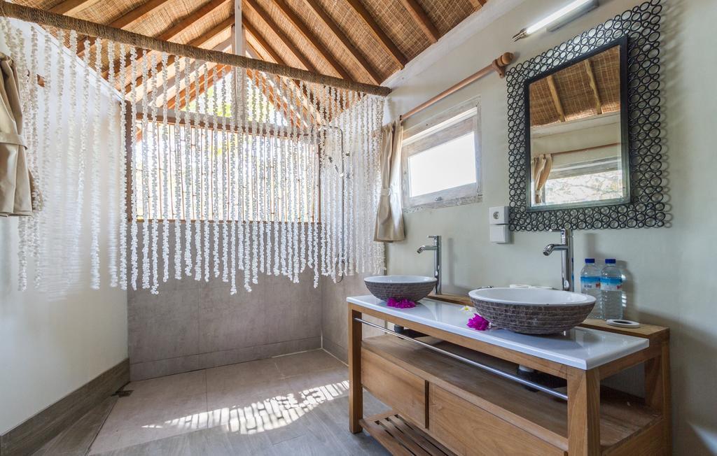 Villa Shelra Gili Meno Exterior photo