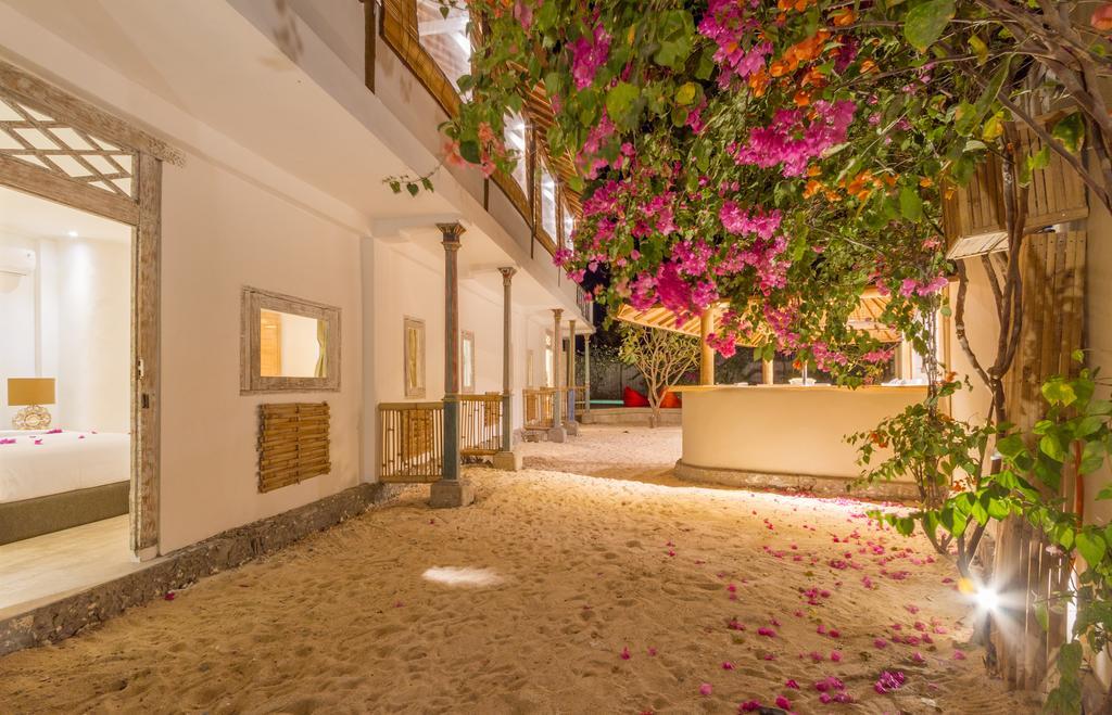 Villa Shelra Gili Meno Exterior photo